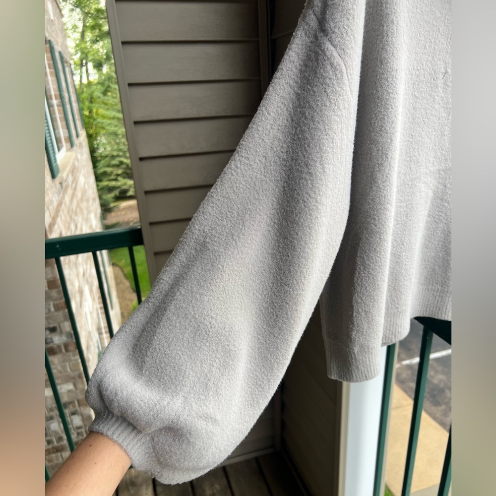 🆕Rain + Rose Soft Plush Cozy Balloon Sleeve Pullover Sweater Gray Women’s Size S - Picture 8 of 15